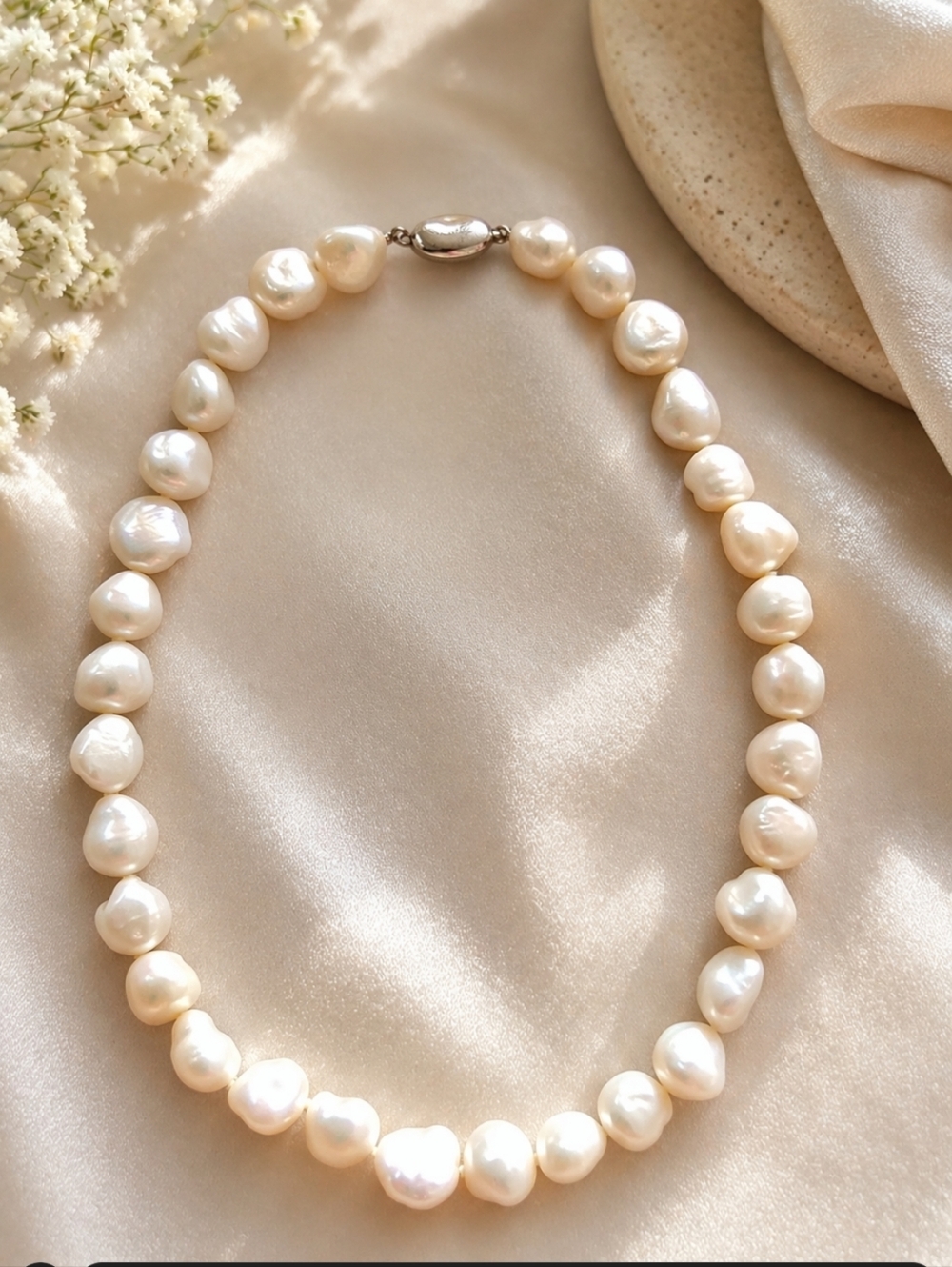 Freshwater Baroque Pearl Necklace in Cream - Unbranded